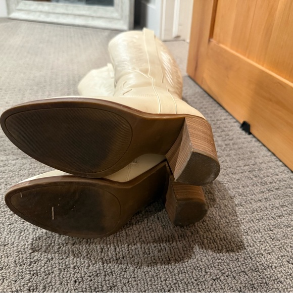 White Heeled cowboy Boots - Picture 8 of 8